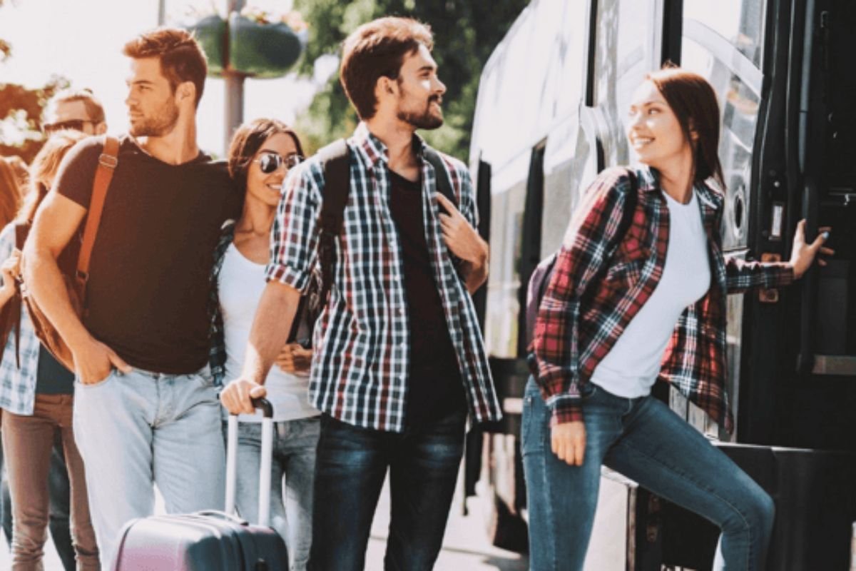 Διοργανώνουμε σχολικές εκδρομές με Πούλμαν